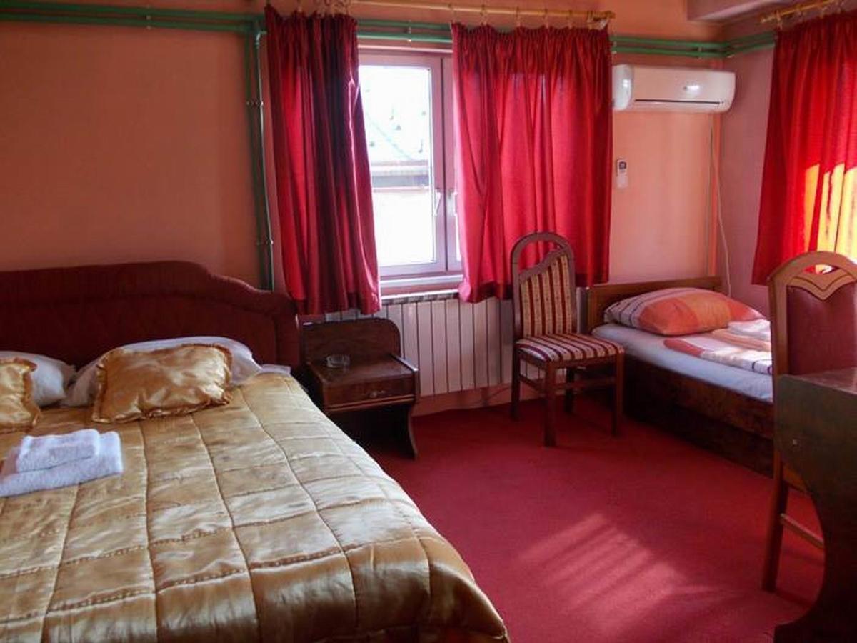 Jet Star Motel Zivinice Екстериор снимка
