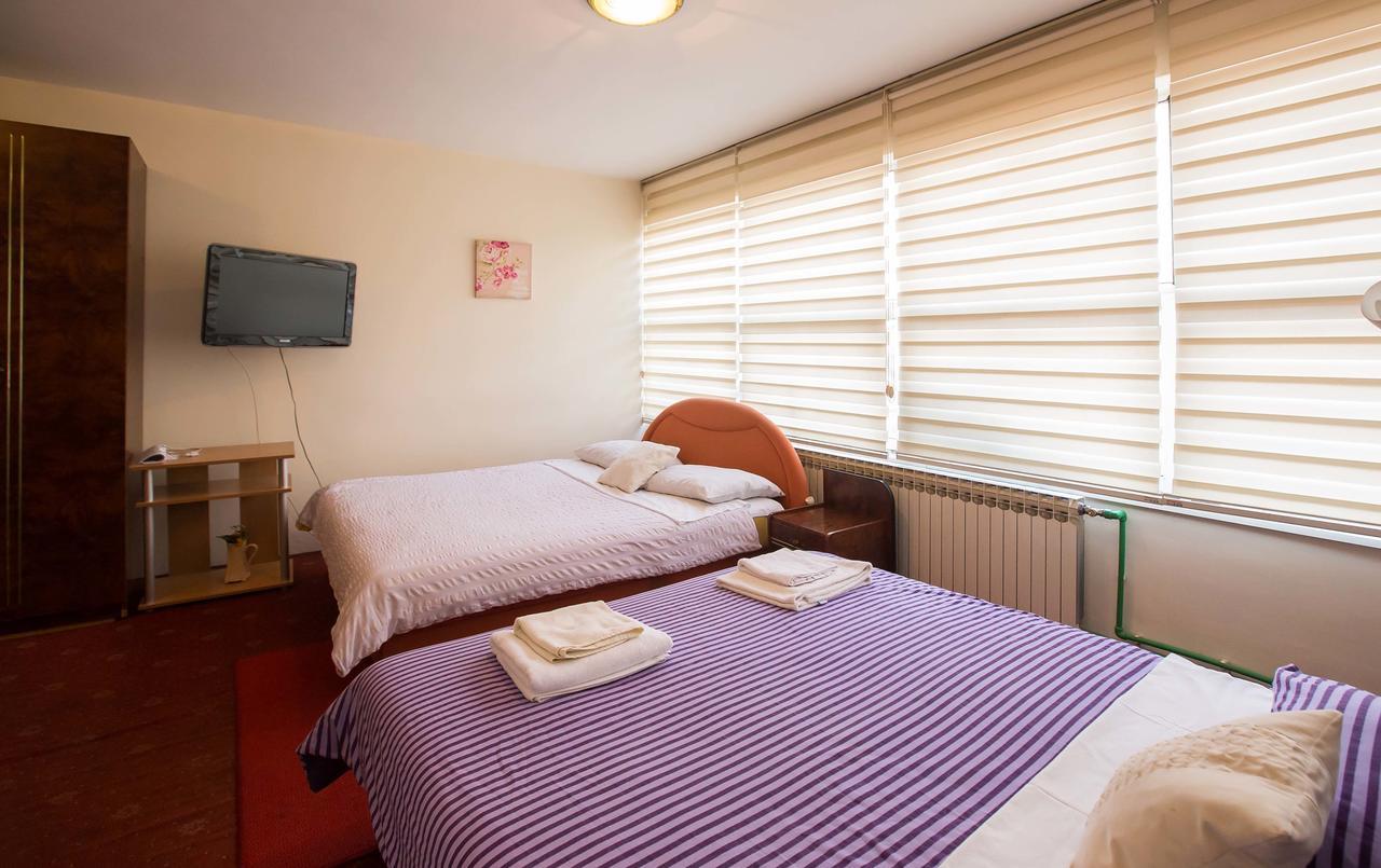 Jet Star Motel Zivinice Екстериор снимка