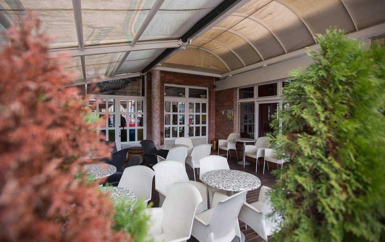 Jet Star Motel Zivinice Екстериор снимка