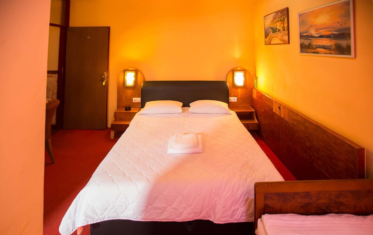 Jet Star Motel Zivinice Екстериор снимка