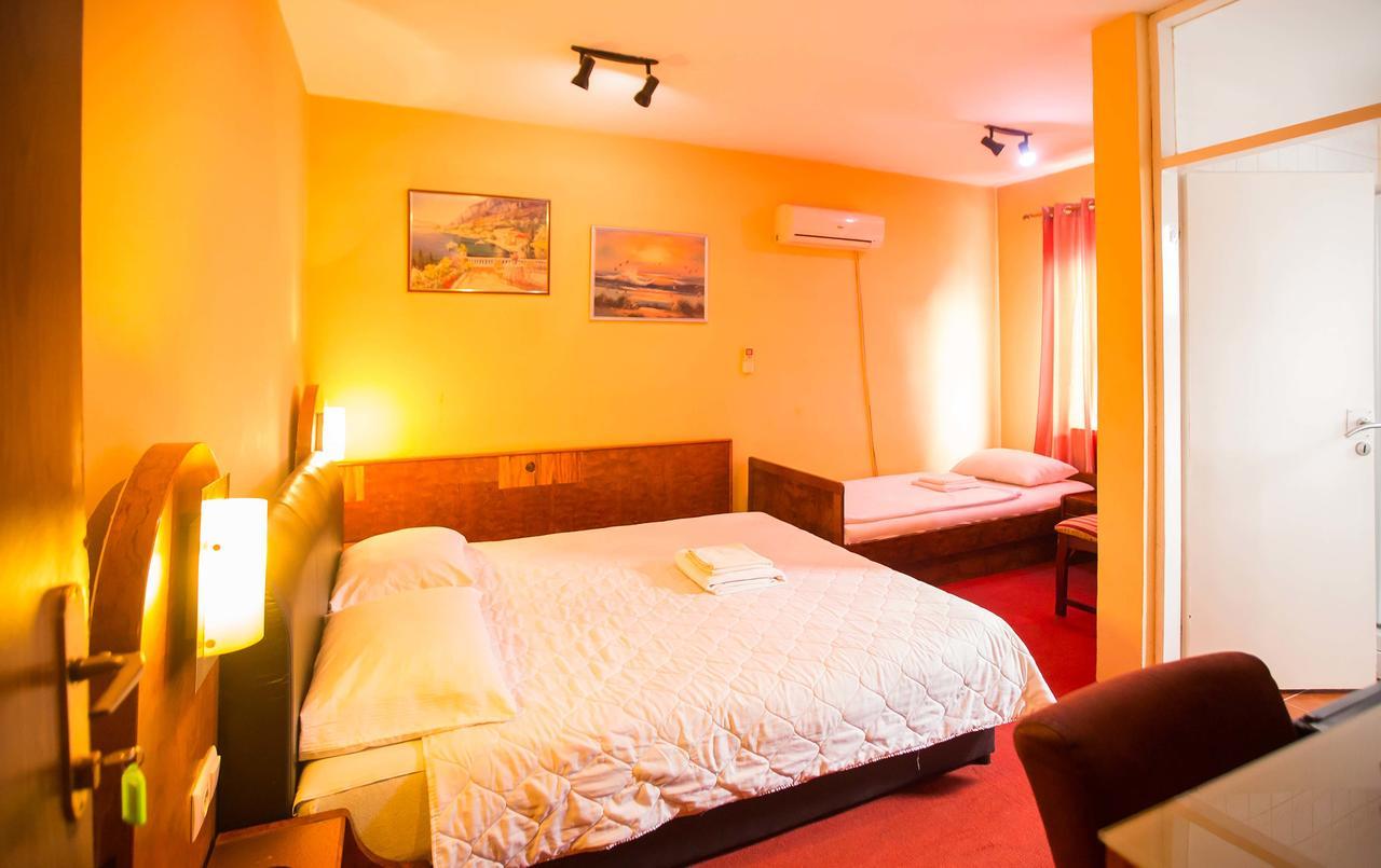 Jet Star Motel Zivinice Екстериор снимка