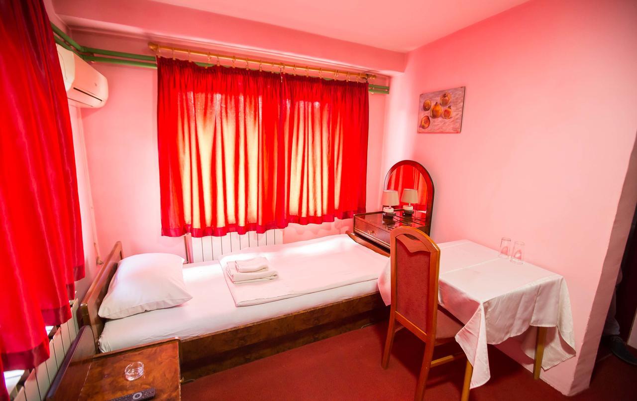 Jet Star Motel Zivinice Екстериор снимка