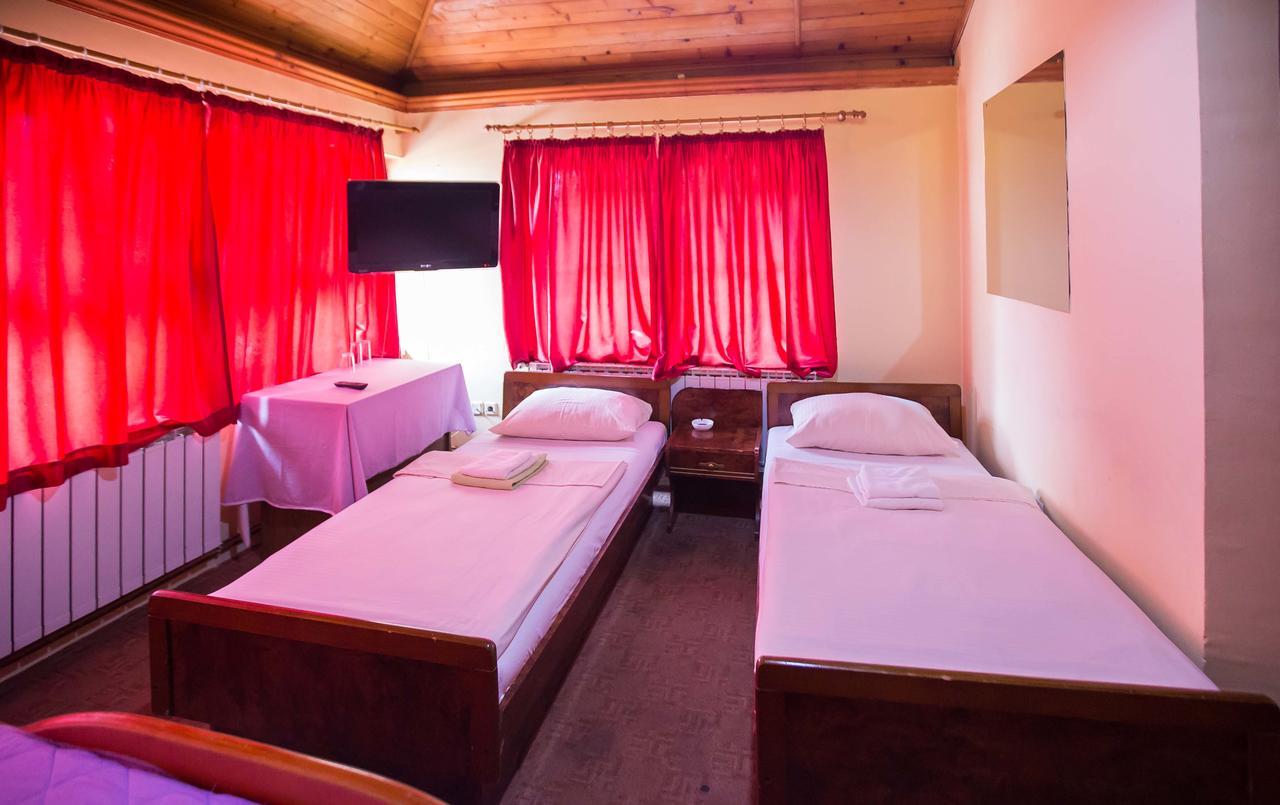 Jet Star Motel Zivinice Екстериор снимка